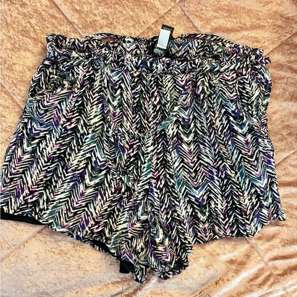 torrid High Waist Printed Womens Shorts in Black, White, Purple, Teal